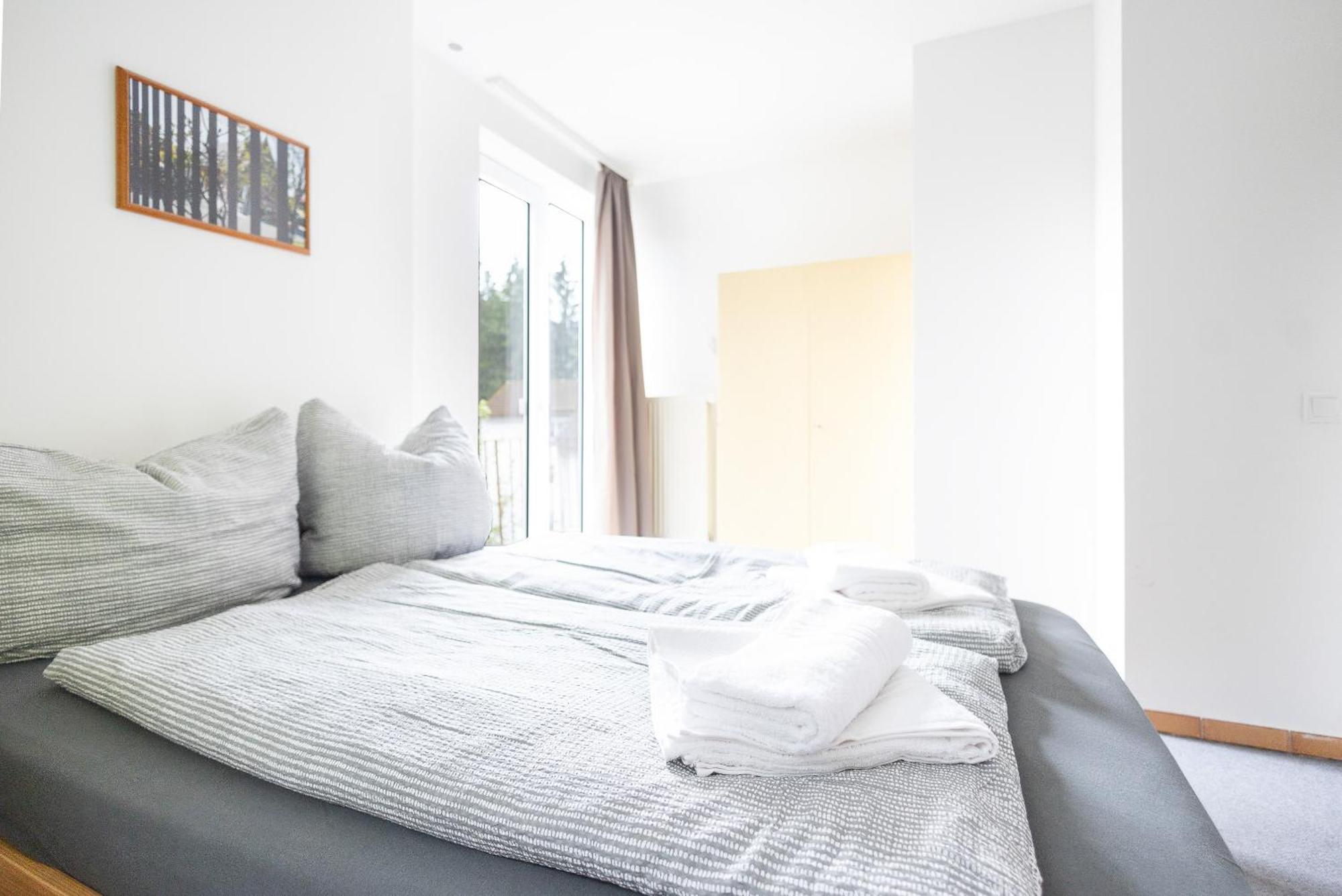 Apartmenthaus Am Waldrand- Kueche - Fruehstueck - Balkon วิลเดอมานน์ ภายนอก รูปภาพ