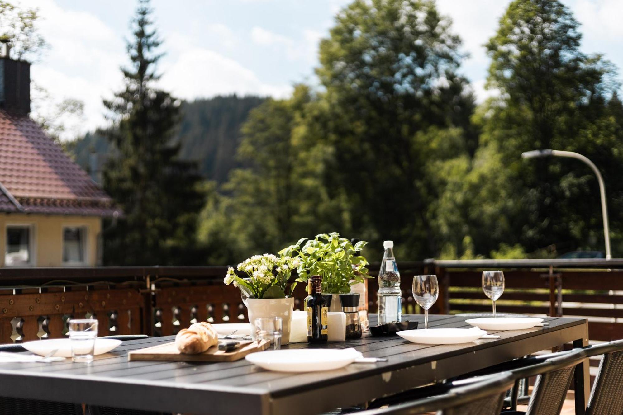 Apartmenthaus Am Waldrand- Kueche - Fruehstueck - Balkon วิลเดอมานน์ ภายนอก รูปภาพ
